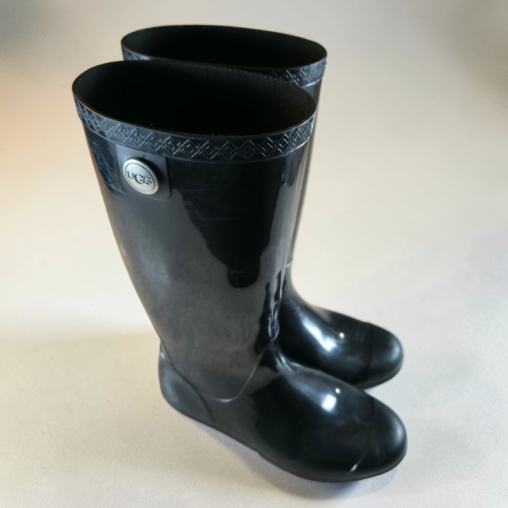 UGG Shaye Rain Boots Size 7 Shiny Black Tall‎ Waterproof Lined